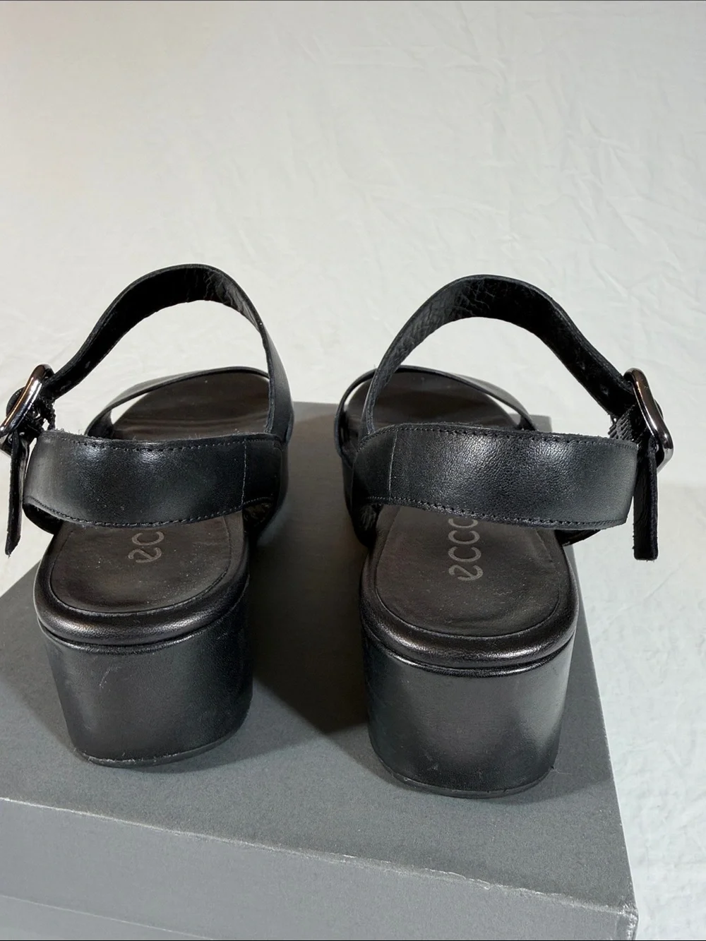 ECCO Elevate Plateau Sandal Size 5-5.5 Black